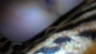 Муж куколд трогает любовника женушки за яйца пока он её трахает