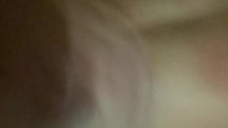 Снял на телефон, как трахаю молодую подругу жены