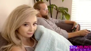 Только тихо, мой муж не должен услышать, как мы трахаемся